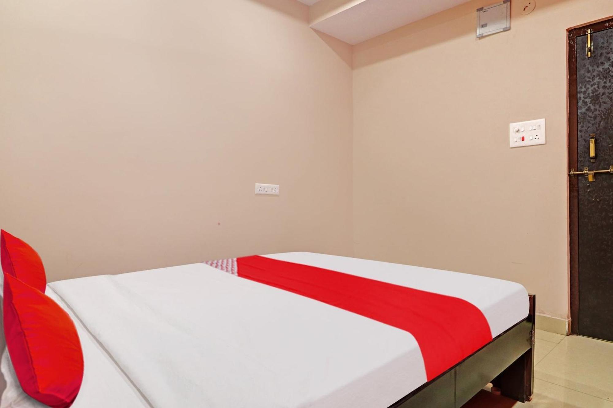 Hotel O Vasista Residency Hyderabad Esterno foto